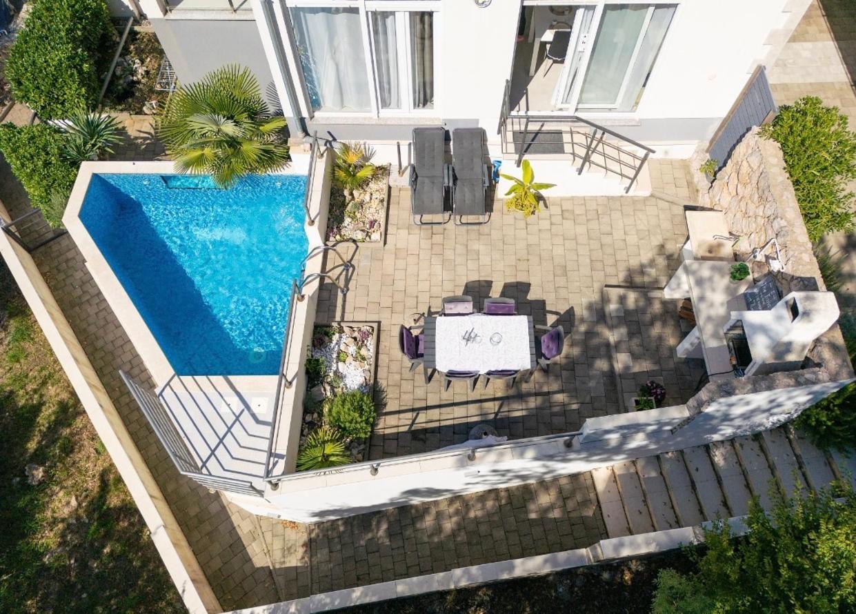 Apartment Sasso Bianco With The Private Pool Njivice Exterior foto