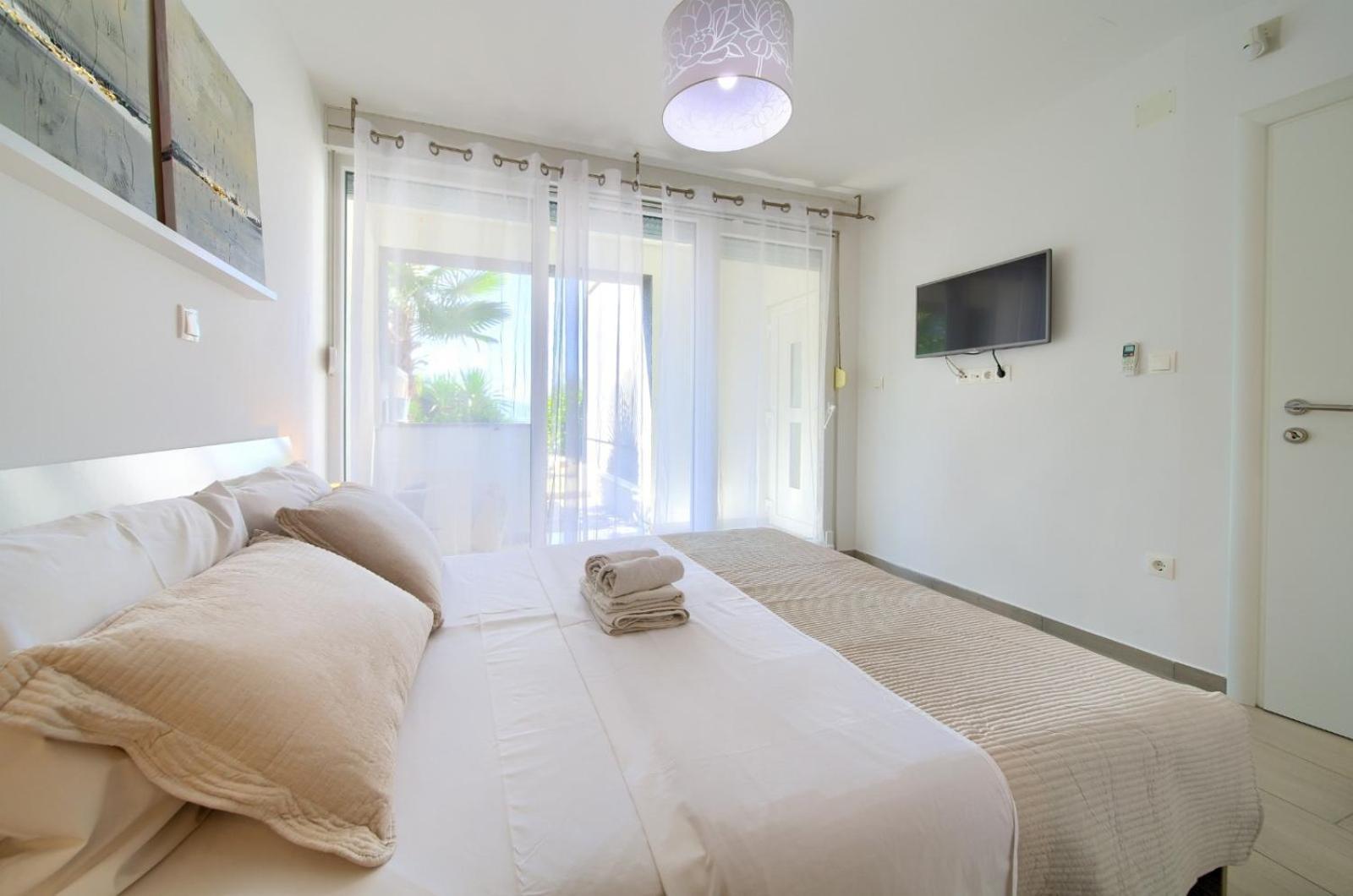 Apartment Sasso Bianco With The Private Pool Njivice Exterior foto
