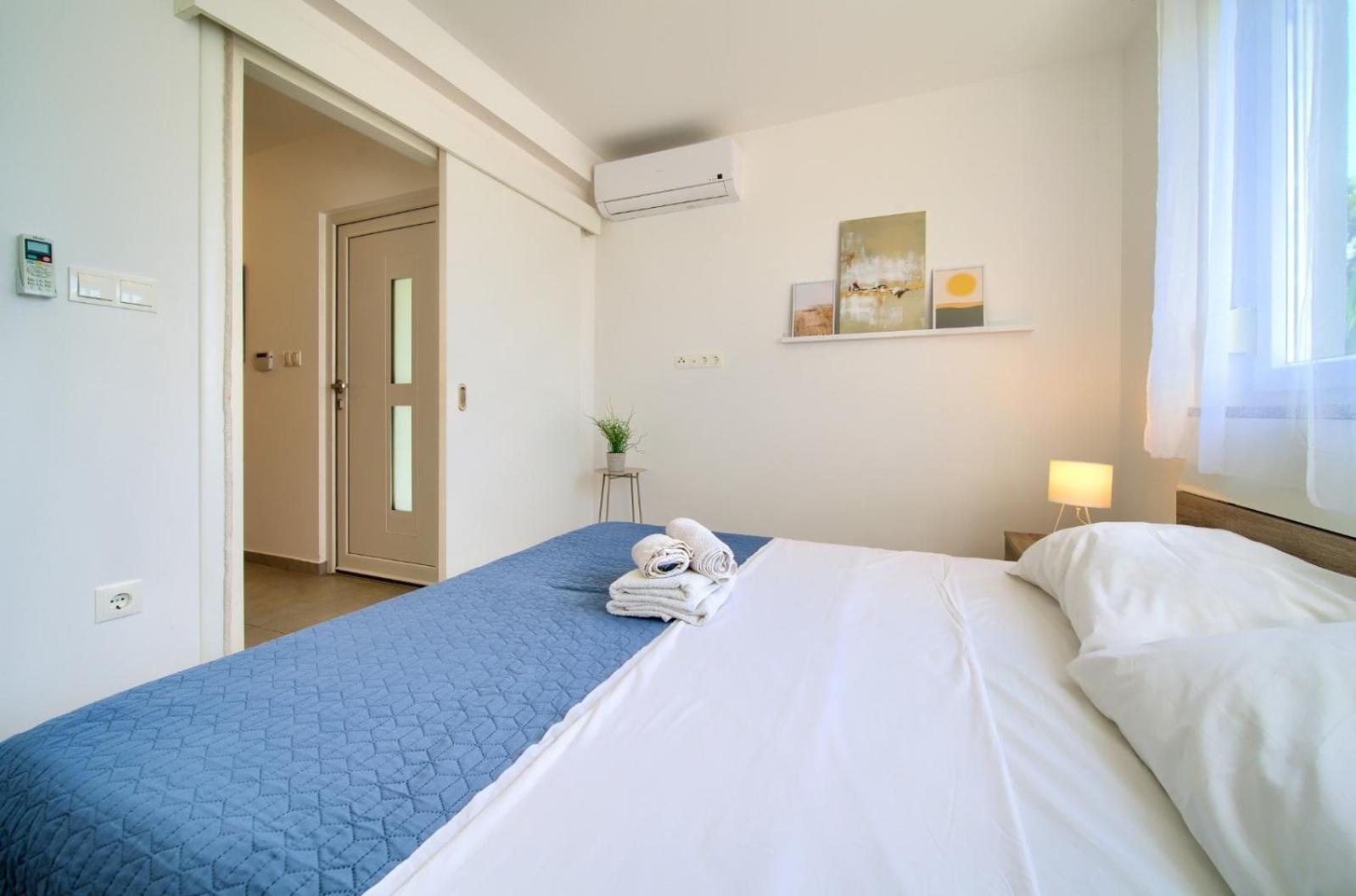 Apartment Sasso Bianco With The Private Pool Njivice Exterior foto